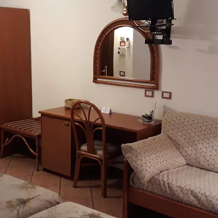 La Collinetta 3*