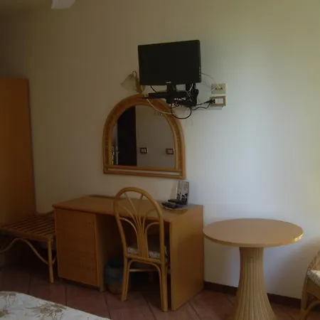 Hotel La Collinetta 3*